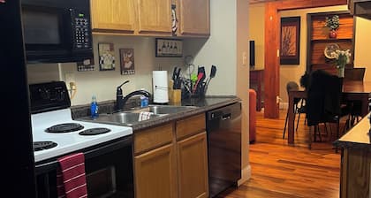 Beautiful Villa Close to All St. Louis Attractions!