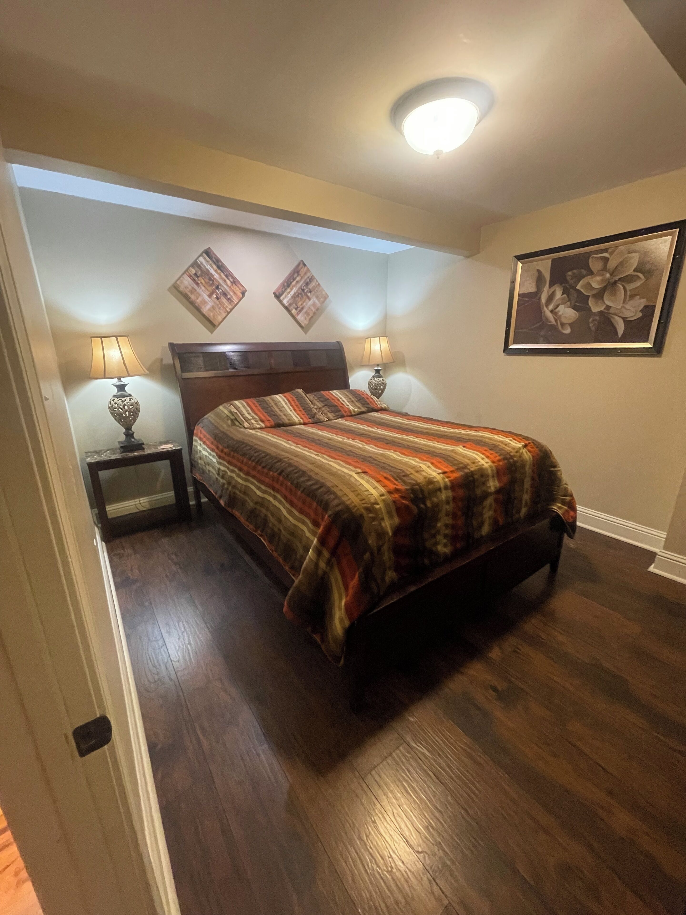 3 chambres, bureau, fer et planche à repasser, accès au Wi-Fi (inclus)