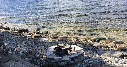 Gray Gull Cottage-Waterfront Home