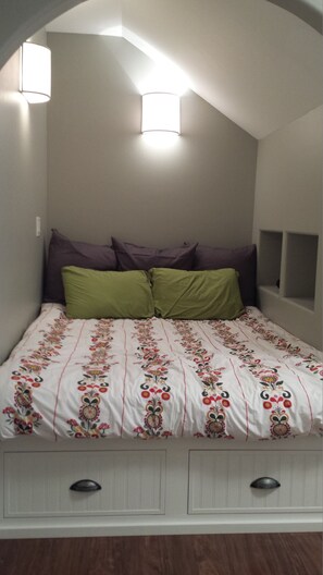 2 chambres, fer et planche à repasser, lit parapluie, Wi-Fi gratuit