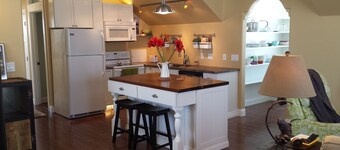 Fabulous Guest House with Swimming Pond and Gazebo - Near Rexburg
