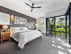 4 chambres, fer et planche à repasser, Wi-Fi gratuit, draps fournis