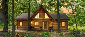Amazing Premium Cabin-HotTub-Free Tickets-Dual Masters-Fireplace/Pit-Near Big Cedar-CarCharger
