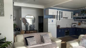 Smart TV, DVD player, stereo
