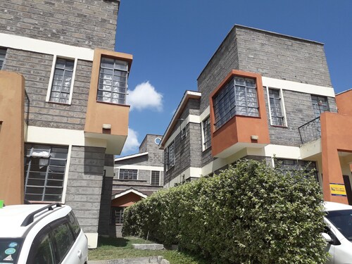 ENTIRE 4 BEDROOM,4.5 BATHROOM HOME