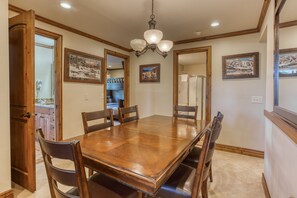 Dining - Ski-in/Ski-Out Park City Condo! 2 BR/2 BA, Snowflower #57 (Park City)