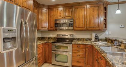 Snowflower # 57 Park City 2 BR / 2 BA Eigentumswohnung mit Pistenzugang und Pistenzugang
