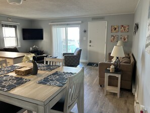 Smart TV, DVD player - Luxurious Ocean View Condo - Cabana Beach  (Ocean City)