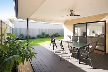 21A Fairbairn Rd 14 (1)