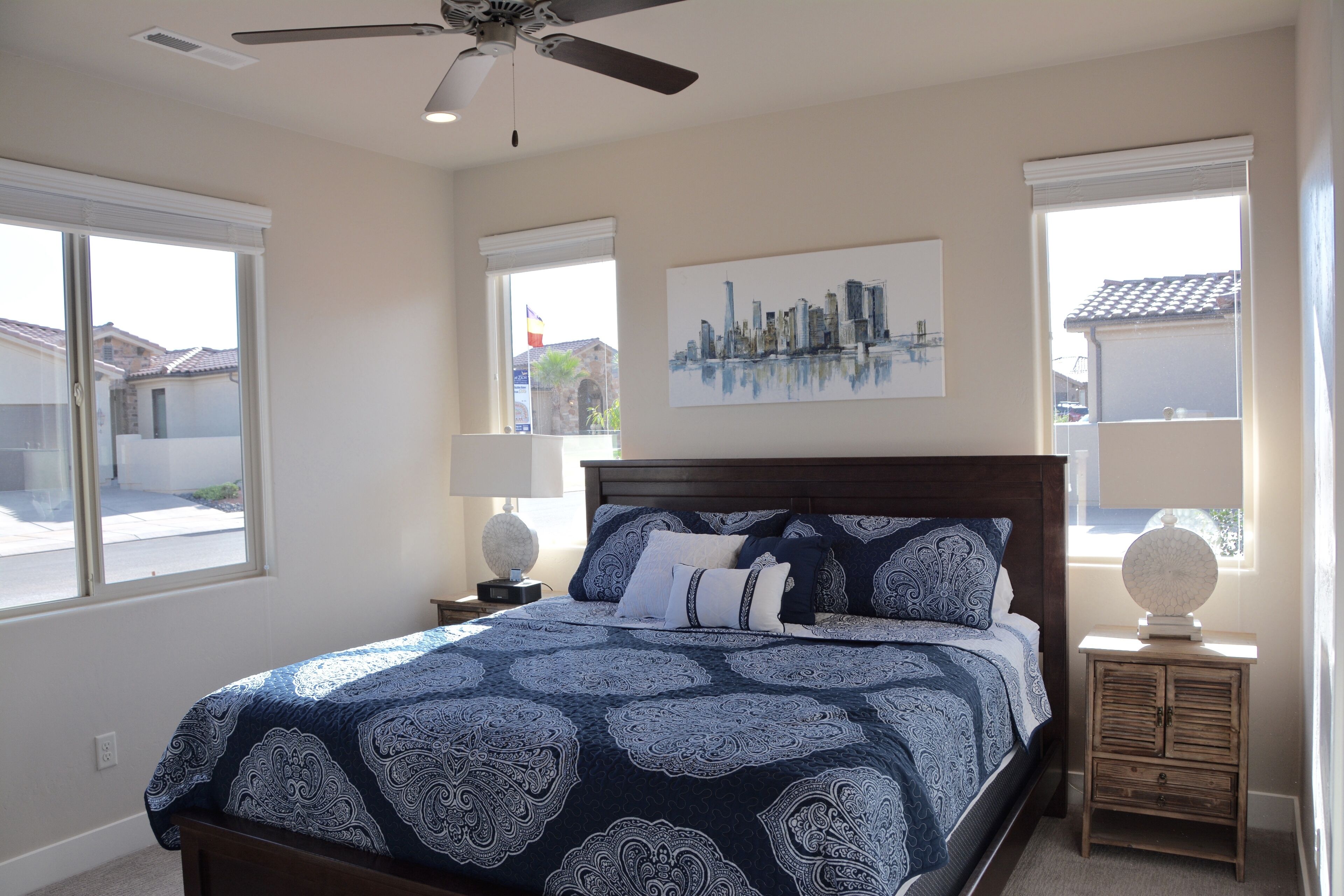 6 habitaciones, tabla de planchar con plancha, wifi y ropa de cama 