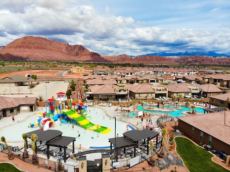 A heated pool. Pool + Theater + Arcade + Canyon View + Sleeps 22 + Across from pool entrance
