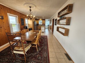 Dining - Relax big in a small beach town! (Milford)