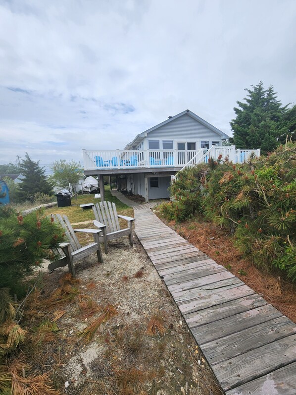 Terrace/patio - Relax big in a small beach town! (Milford)