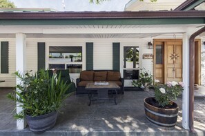 Terrace/patio - Fantastic Vacation Retreat, Family Reunions , and Private Pool! (Salinas)