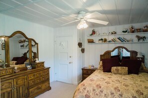 6 habitaciones, escritorio, tabla de planchar con plancha y wifi gratis