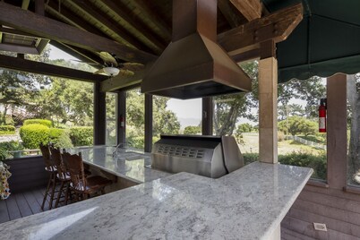 Fantastic Vacation Retreat, Family Reunions , and Private Pool!