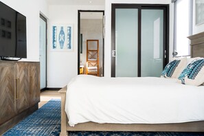 5 bedrooms, memory foam beds, iron/ironing board, travel crib