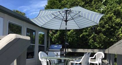 Amplia casa de 5 dormitorios con aire central y 2 salas de estar en una tranquila calle sin salida