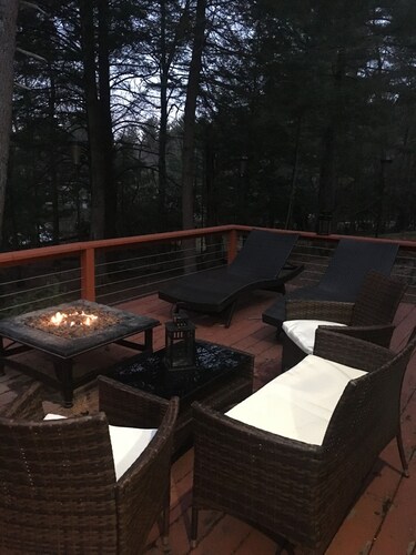 Lakefront Catskills Lodge