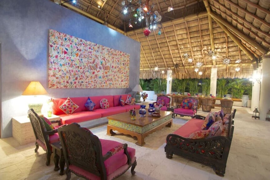 Oceanfront Staffed Villa In Upscale Community - Manzanillo