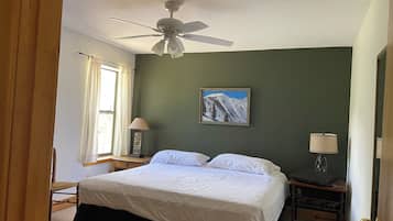 3 bedrooms, iron/ironing board, free WiFi, bed sheets