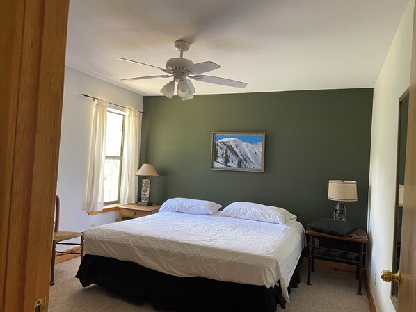 3 bedrooms, iron/ironing board, free WiFi, bed sheets