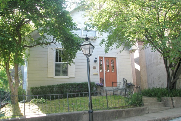 Snake Alley Inn, a one of a kind location