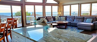 Fabelaktig Roads End Ocean View, enkel tilgang til stranden, spillrom og badestamp!