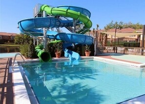 Piscine extérieure, piscine chauffée