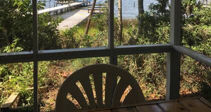 Fort Morgan Waterfront Bay Cabin-Gulf beach. Private Comfy & Romantic Wifi Cable