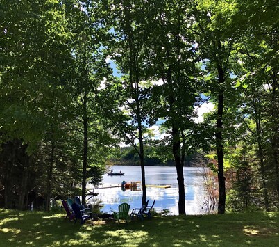 Lakefront home with private dock! Family owned and loved. ❤️ Beautiful Smoky Lake