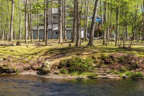 Exterior - Modern Creek-front House with Rooftop and Volleyball court (Bushkill)