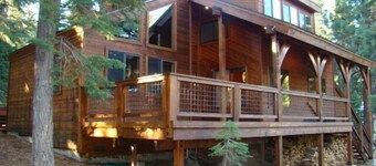 Magical North Tahoe Getaway; three master bedrooms, wifi, new kitchen & hot-tub