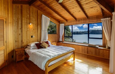 Lake Rotoiti Views, Tikitere - Stunning Lake Views