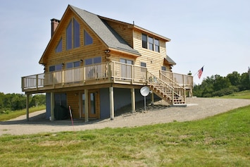 Image of Elegant log home with unobstructed ocean views