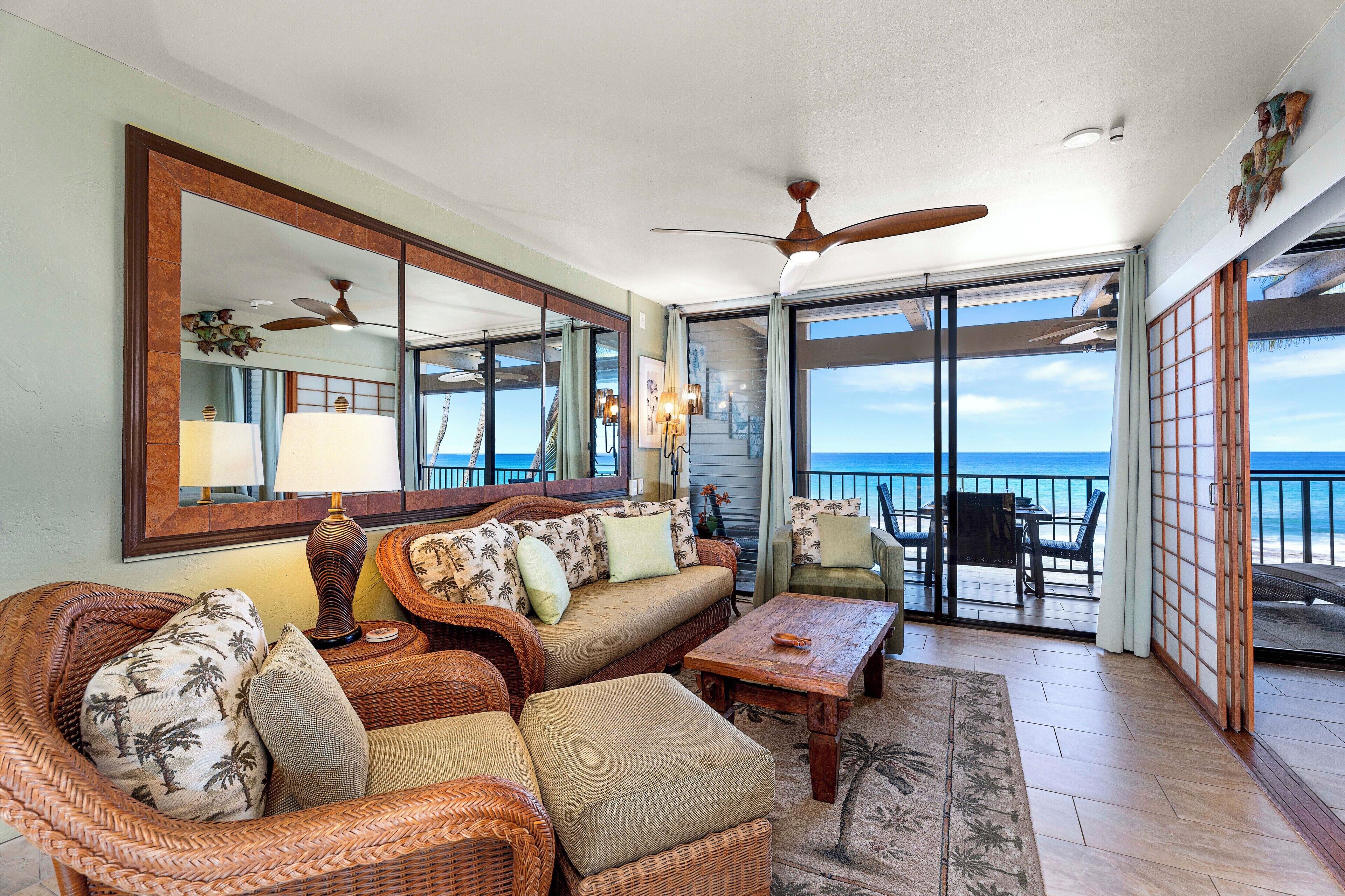 Beautiful Oceanfront Kona Bali Kai 3rd Floor Condo  - Photo 22