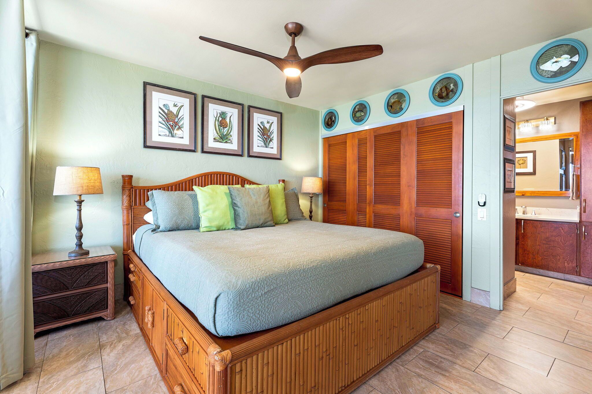 Beautiful Oceanfront Kona Bali Kai 3rd Floor Condo  - Photo 2