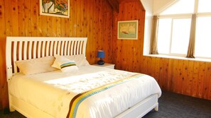 5 habitaciones, tabla de planchar con plancha, wifi y ropa de cama 