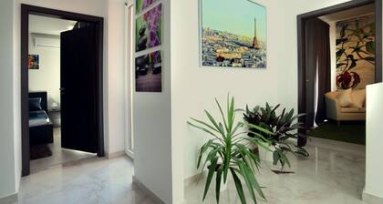 Gorgeous quiet large townhouse on Budapest border