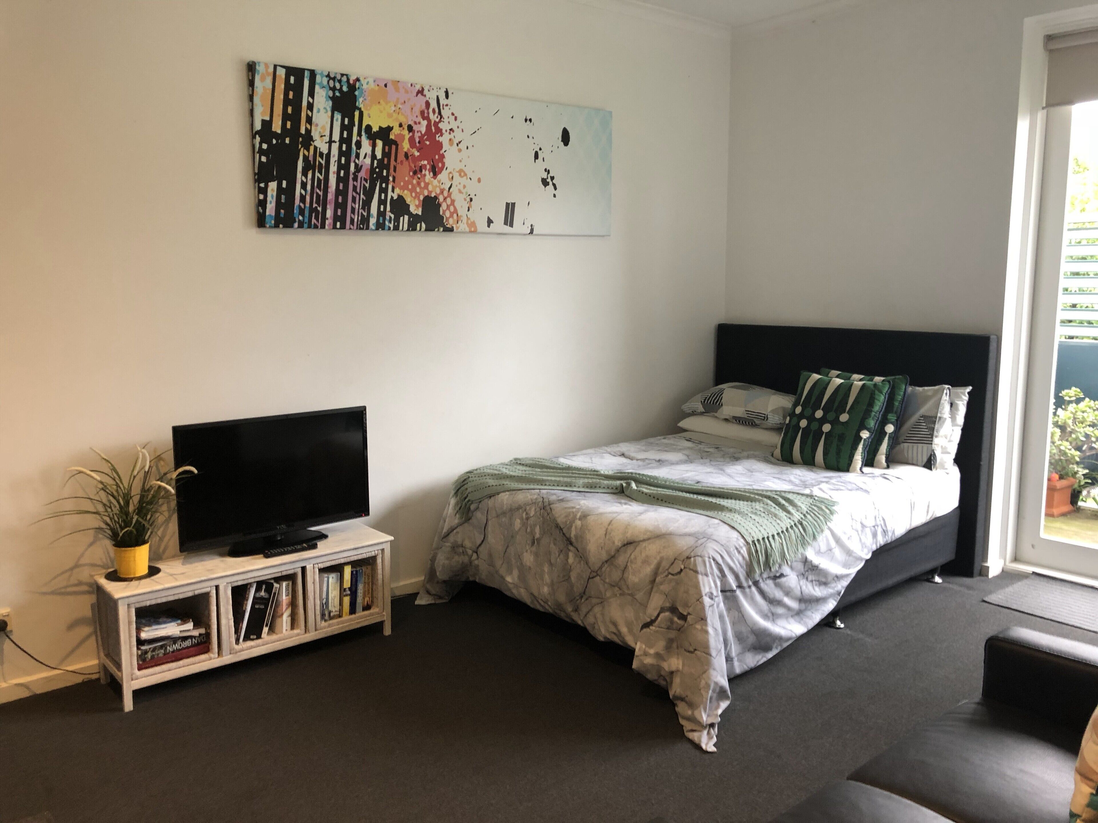 "Sunset Square" - Pearl Apartments