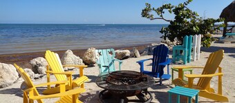 Oceanfront Property in Kawama Tower with Elevator, Lagoon and 2 Heated Pools