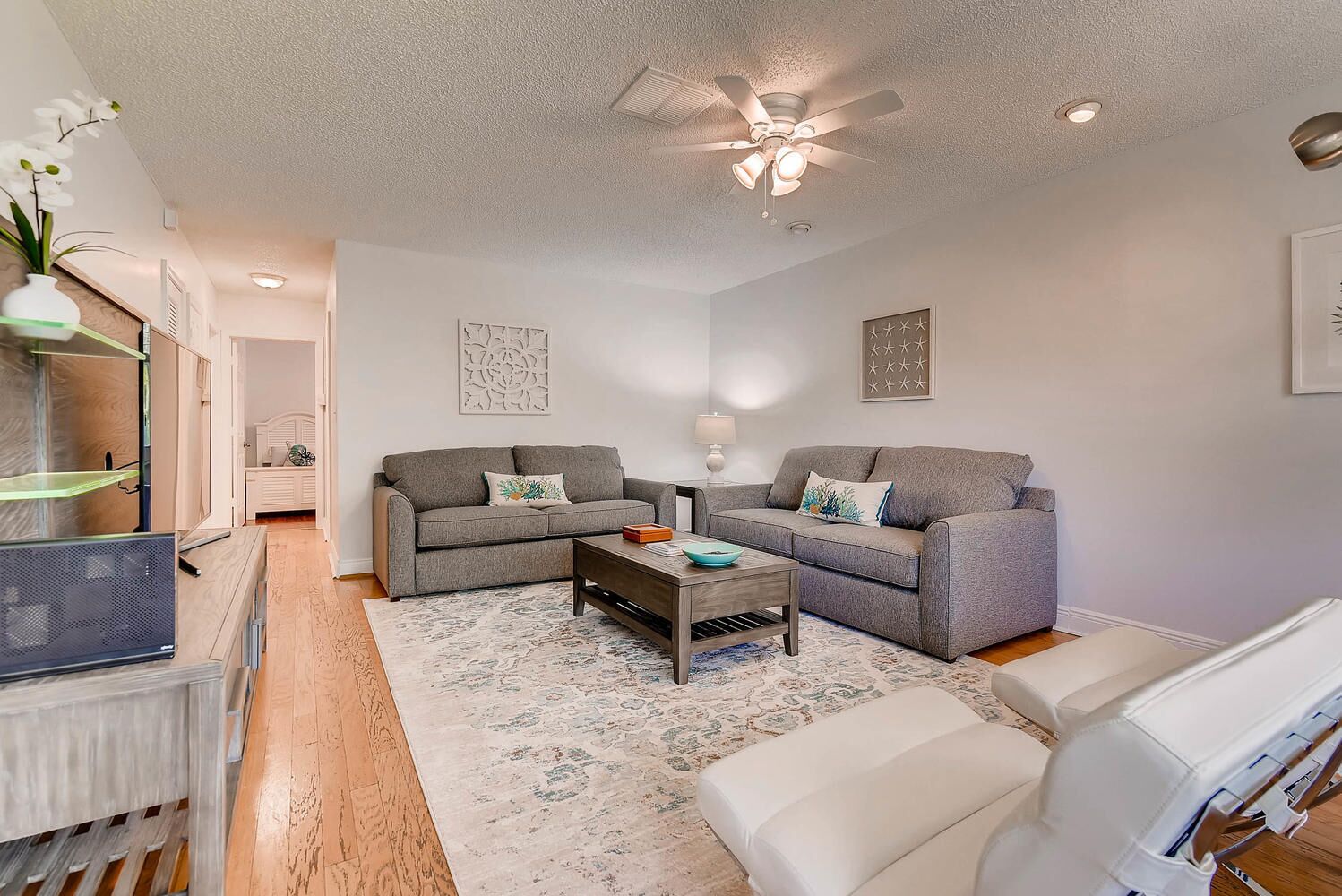 19-3: Steps to Highland Beach, Pool, Private Patio