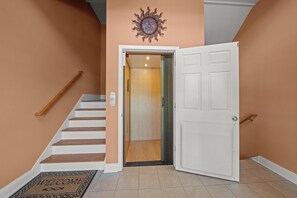 Interior - Seaside Days B - Pet Friendly, Shared Pool (North Myrtle Beach)
