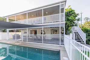 Pool - ISLAND ADVENTURE HOLIDAY HOUSE (Picnic Bay)
