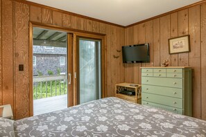 4 bedrooms, iron/ironing board, free WiFi