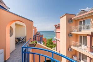 Departamento panorámico, 1 habitación, balcón, vista al mar | Vista del balcón