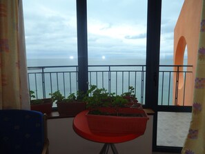 Suite estudio junior, balcón, vistas al mar | Vistas al mar