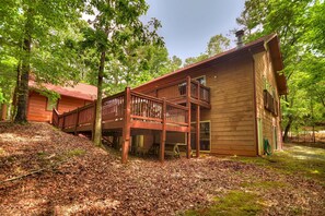 Exterior - Cozy 5-Bedroom Cabin in Coosawattee River Resort w/ Hot Tub & Game Room (ellijay)