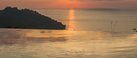 Una spiaggia nelle vicinanze
