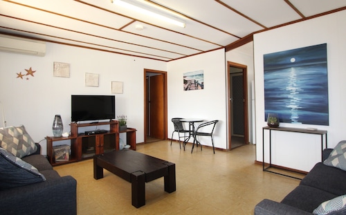 Fisherman's Shack: 2 BR, 1 BA House in Jurien Bay, Sleeps 6